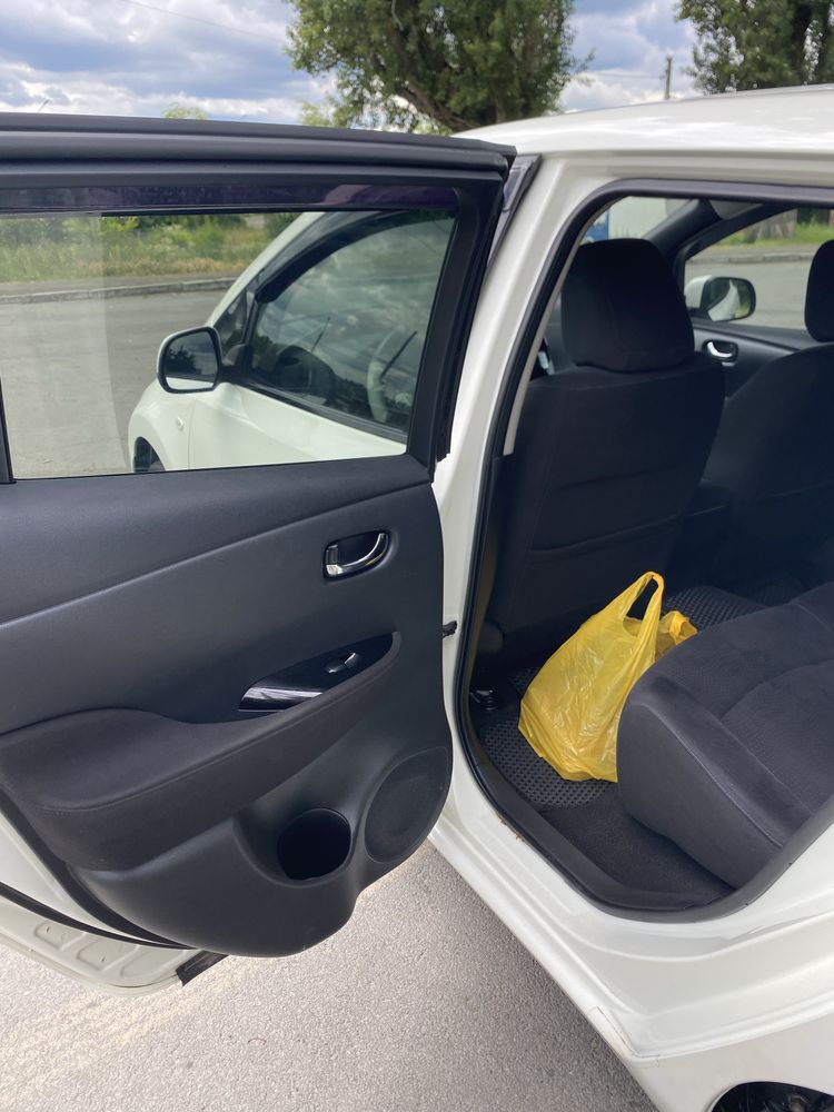 Nissan Leaf 2013 рестайлінг