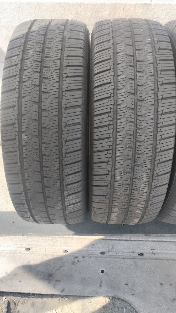 Продам шини 225/70R15C