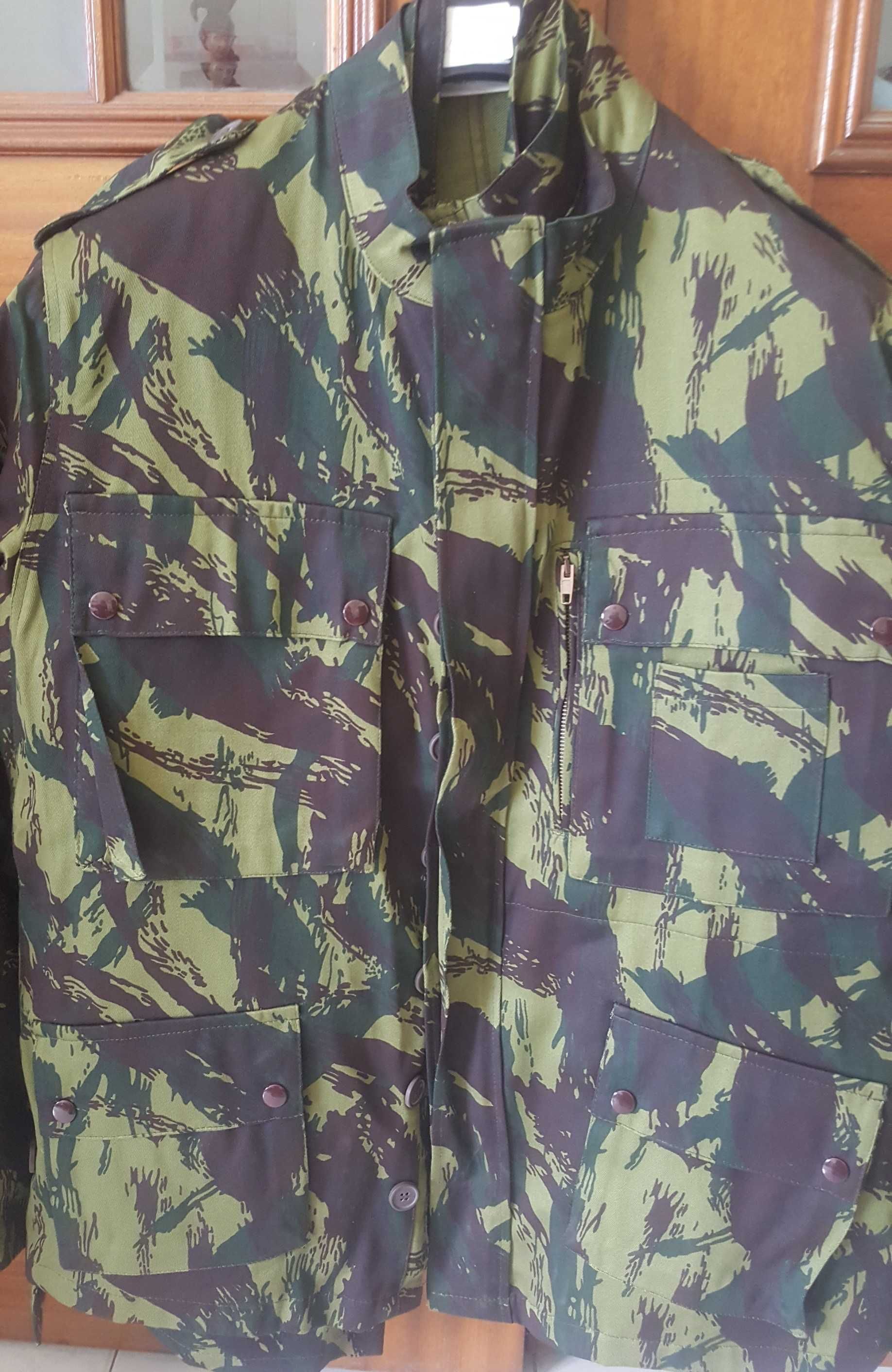 Material de Caça: Facas, Camuflado, Anorak, Chapéus, Calços, Revistas