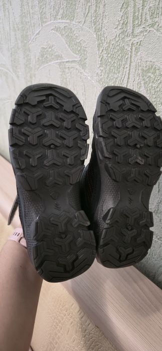 Черевики дитячі туристичні QUECHUA темно-сині 
Залишити відг