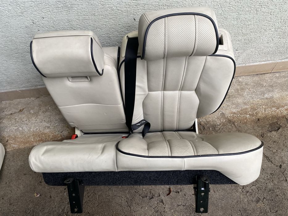 Range Rover L322, kanapa, fotele, zagłówki, boczki, listwy.