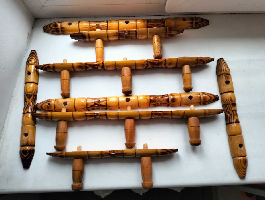 Продам дерев'яний вішак "гармошку'настінний на 10 гачків.