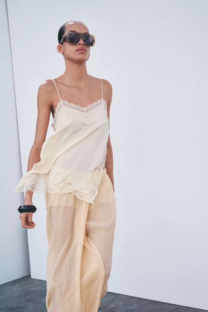 Топ Zara з мереживом