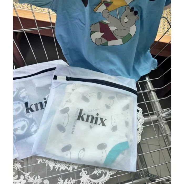 Мешок  для деликатной стирки вещей на змейке 26*24 см