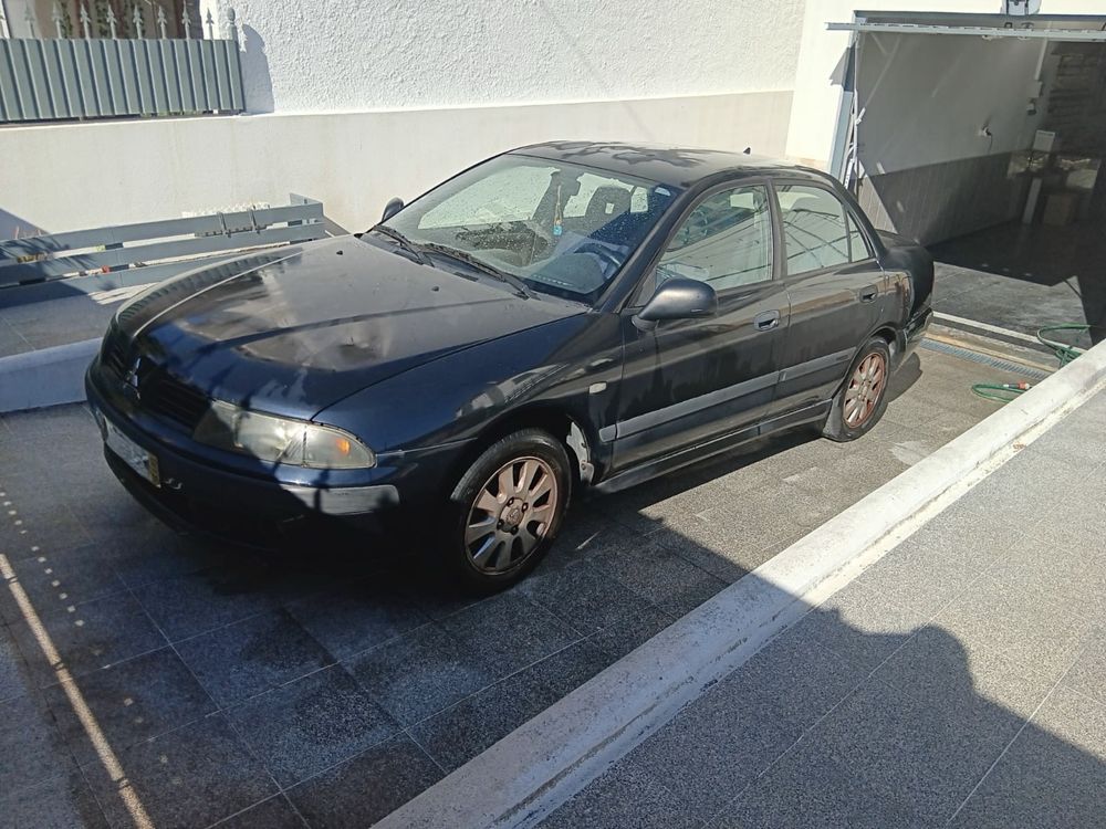 Mitsubishi Carisma 1.3 Gasolina | 2002 | 176mil km