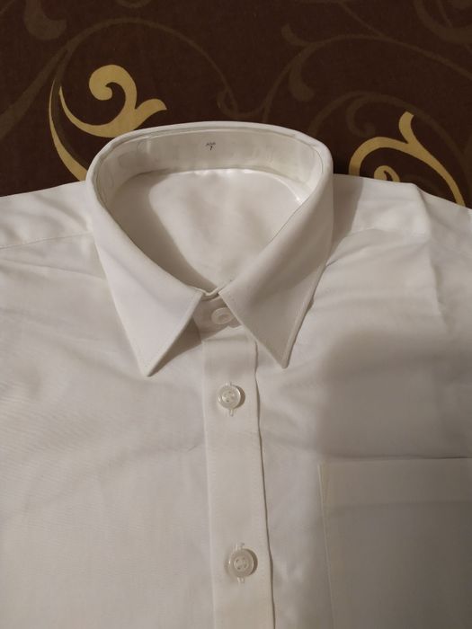 Продам новую белую рубашку с коротким рукавом M&S (Великобритания)