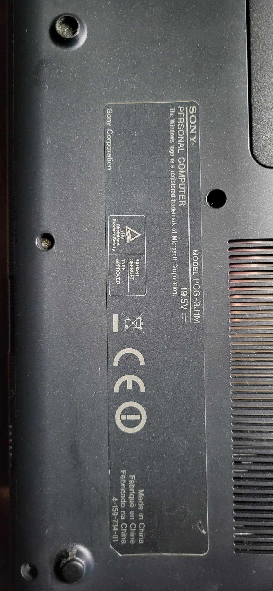 Laptop Sony Vaio PCG-3J1M Uszkodzona klawiatura, ekran, Win10