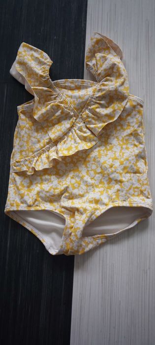 Piękny kostium kąpielowy h&m żółto-biały z falbankami rozmiar 62 68