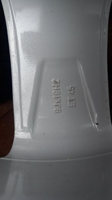 Sprzedam komplet koł zimowych 235/60 R18