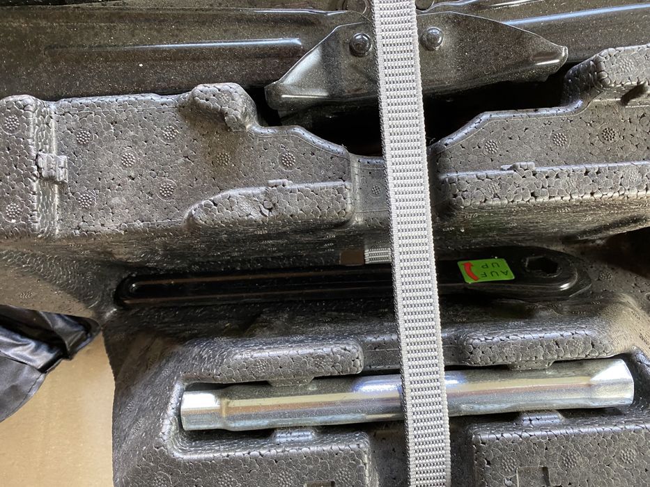Домкрат audi q8 4m8012109