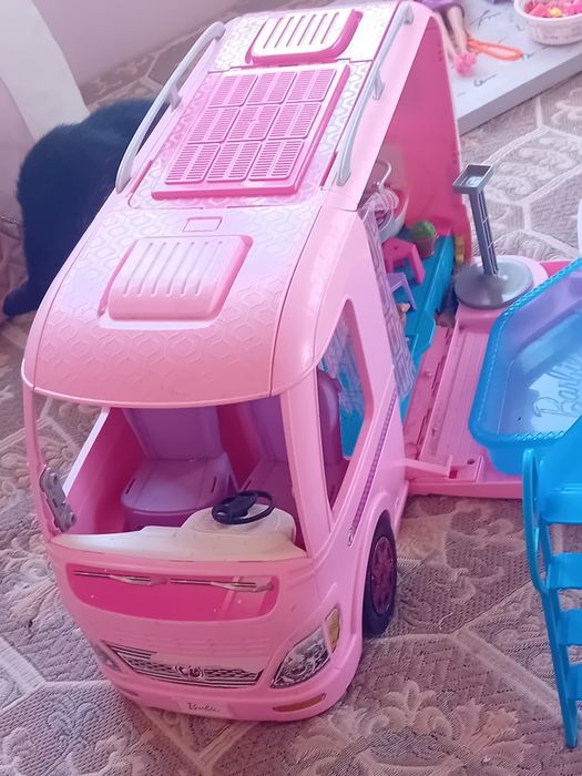 Kamper Barbie bardzo duży Full z basenem