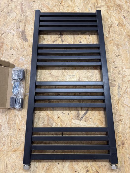 Grzejnik łazienkowy czarny nowy