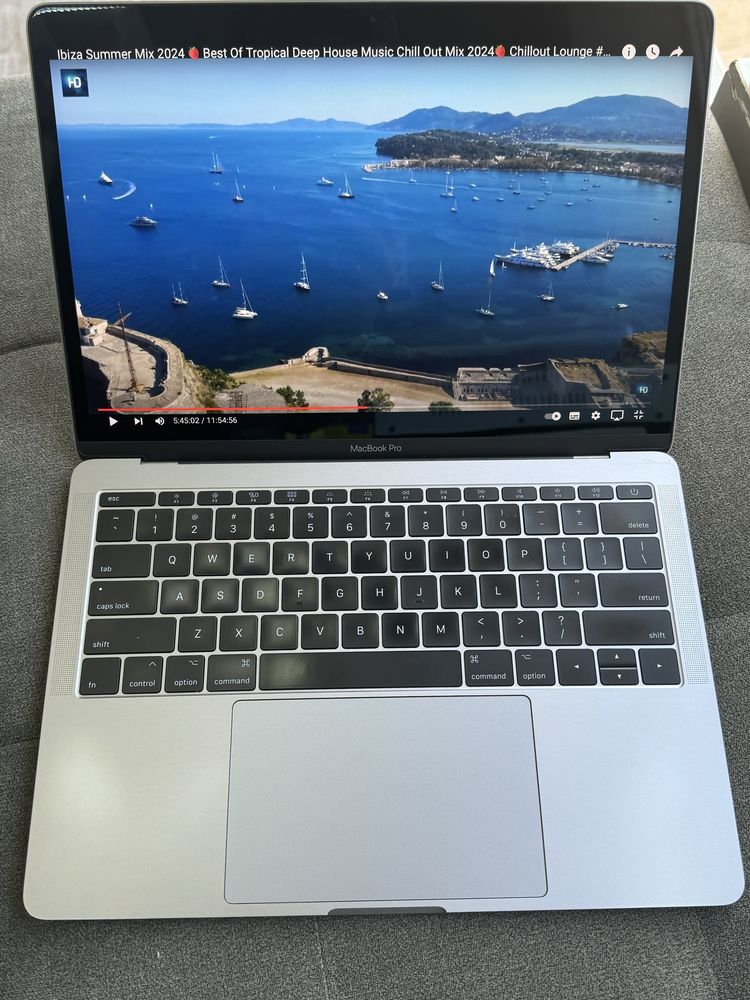 Macbook pro 2017 рік макбук про ноутбук apple 13 дюймів