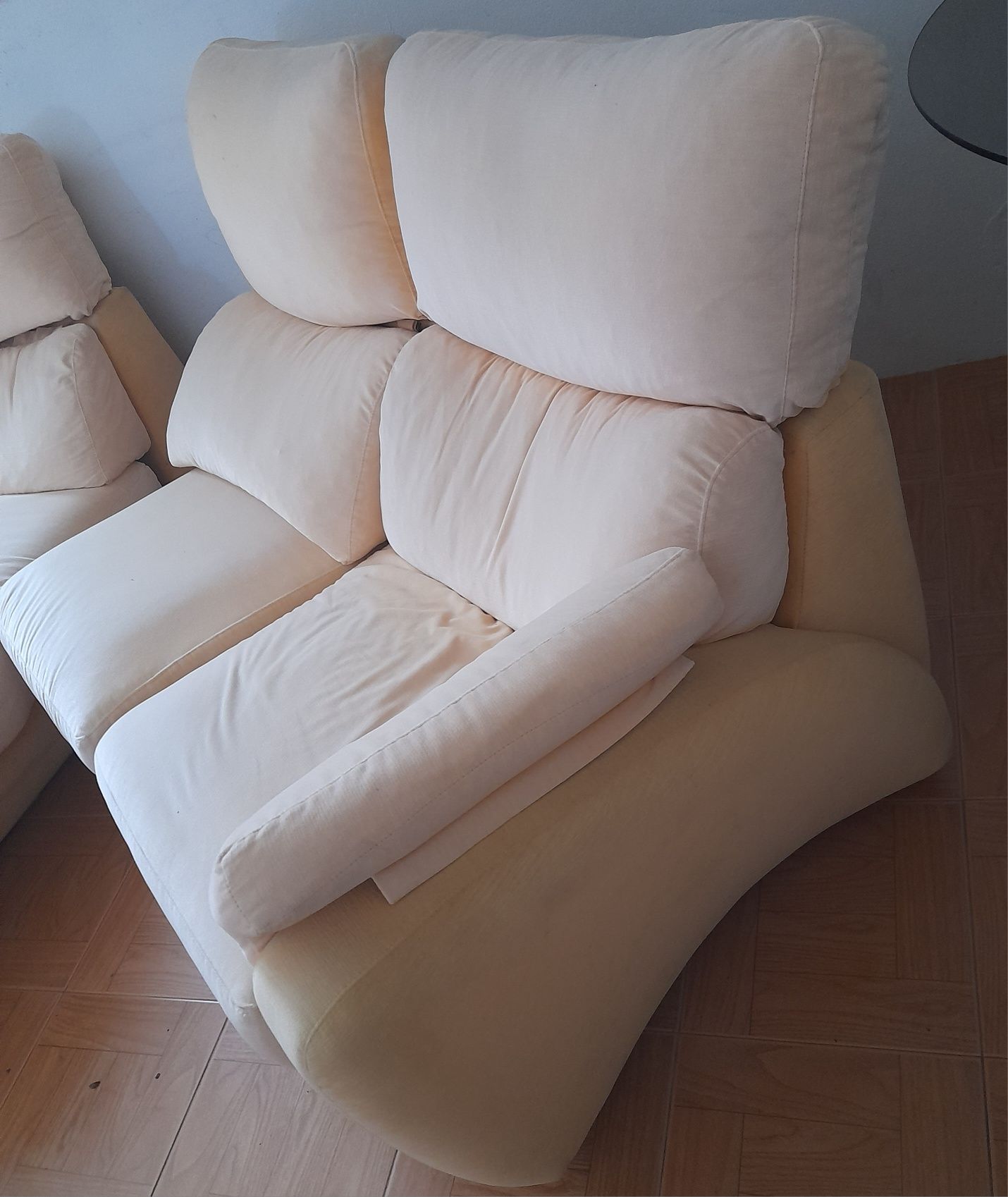 Sofá com chaise-longue