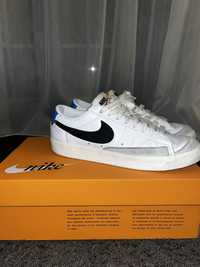 Vendo nike blazer preto e azul