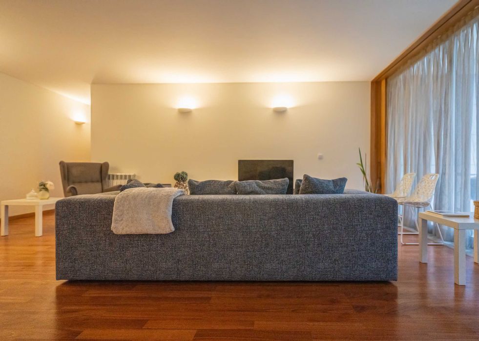 Sofá cinzento moderno e confortável – 4 lugares - 2,5m de largura