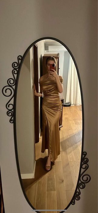 Złota sukienka na studniówkę