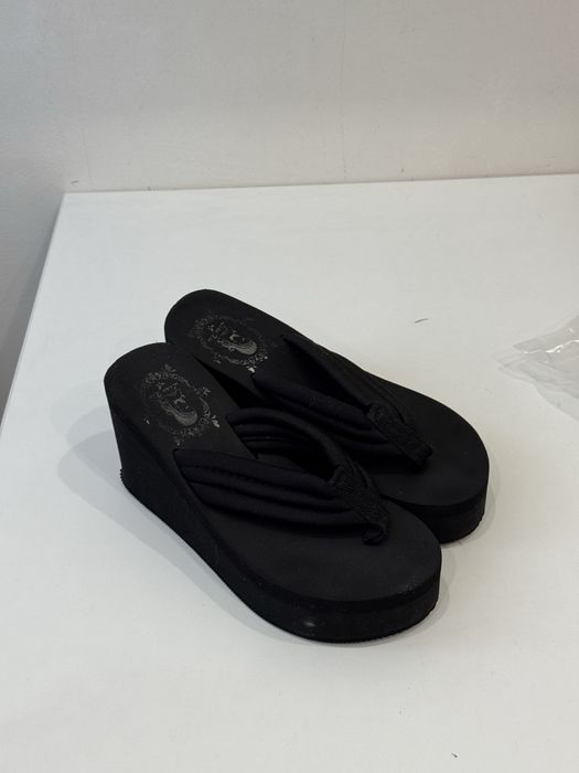 Вєтнамки на танкеткі