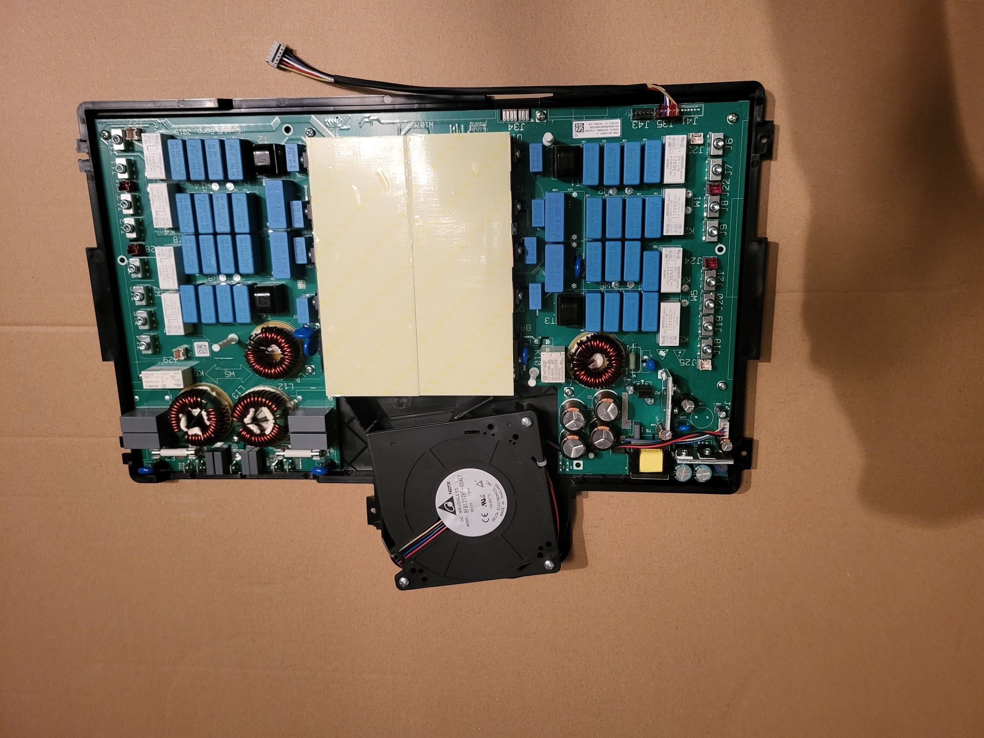 Moduł płyty indukcyjnej Whirlpool C00.516.832