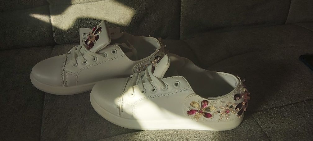 Hit trampki sneakersy białe adidasy sportowe klasyka fashion r. 39 i 3