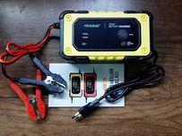 Зарядний для акумуляторів Fosxur 7A