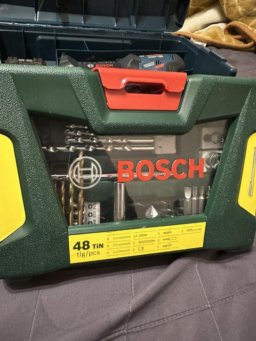 Шуруповерт ударный аккумуляторный Bosch Professional GSB 18V-50 2XGBA