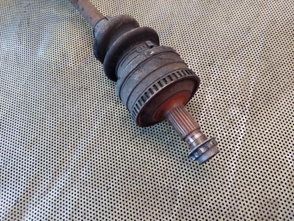 Transmissão frente esquerda MERCEDES-BENZ Classe C (W202)