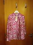 Blusa estampada com etiqueta
