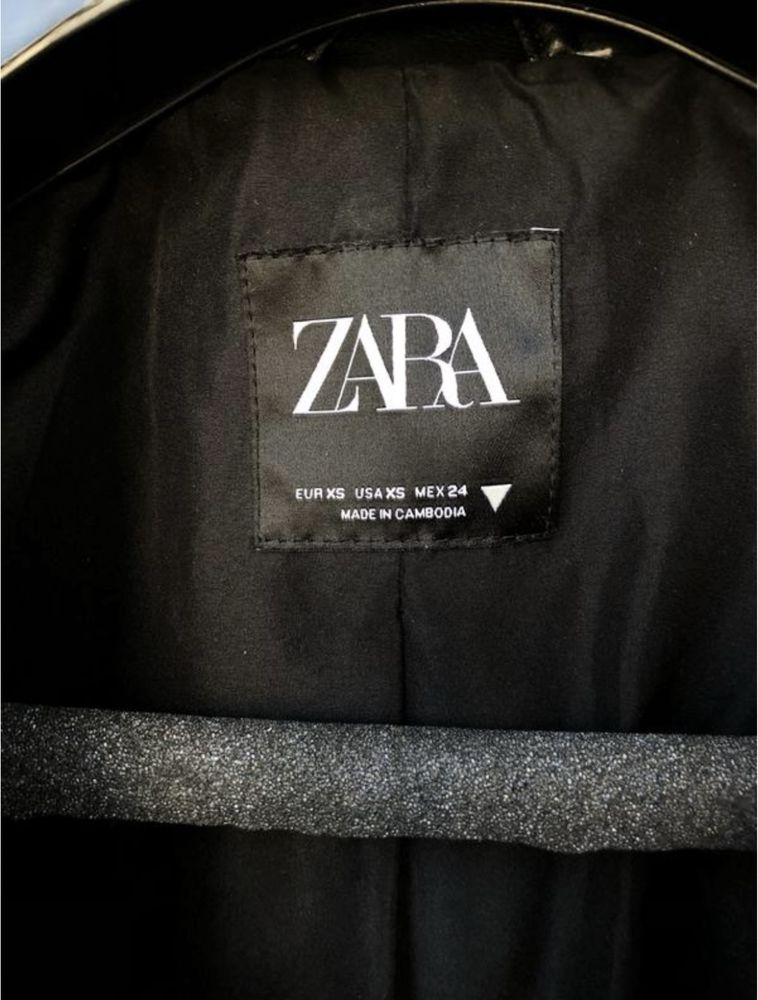 Жіноча шкіряна куртка Zara