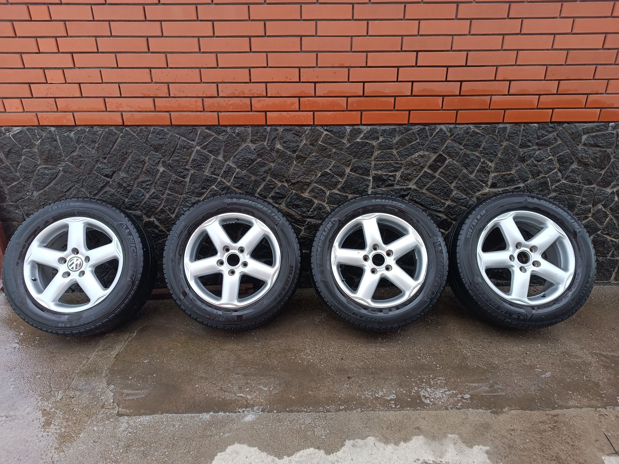 Диски з шинами R18 5x130 Volkswagen Touareg