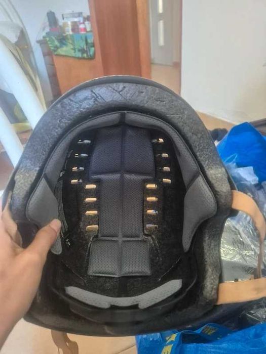 Capacete c/ Luz LED Traseira