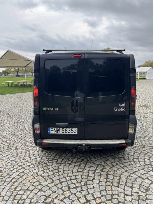 Renault Trafic long 6 osobowy
