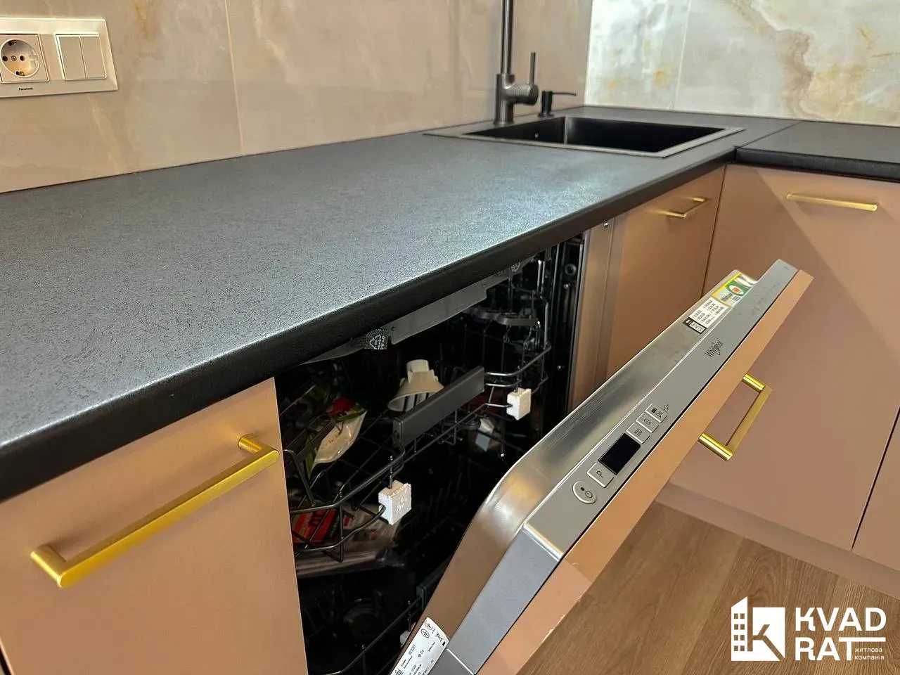 Продаж стильної 2 кімнатної квартири з ремонтом, меблями та технікою