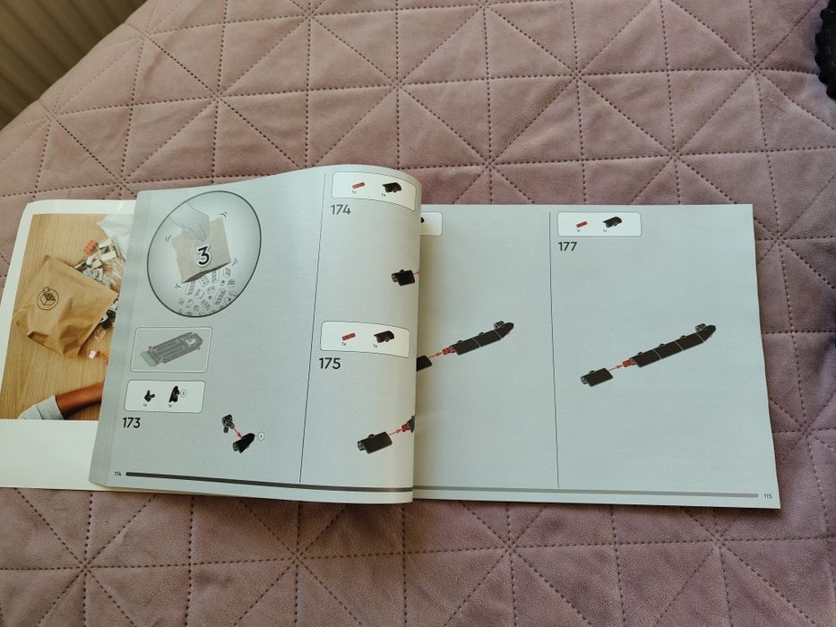 LEGO 42157 Technic - Ciągnik zrywkowy John Deere 948L-II