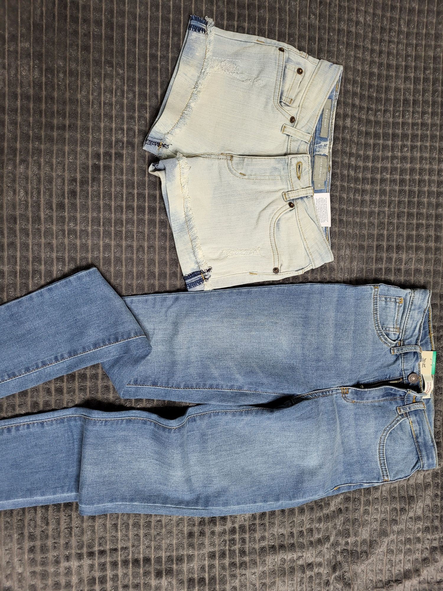Продам джинси Levi's та шорты для дівчинки 7 - 8 років