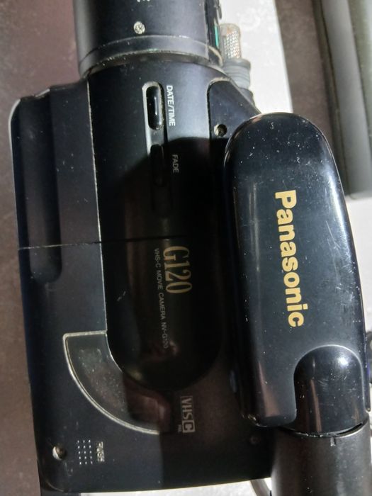 Продам видео камеру панасоник