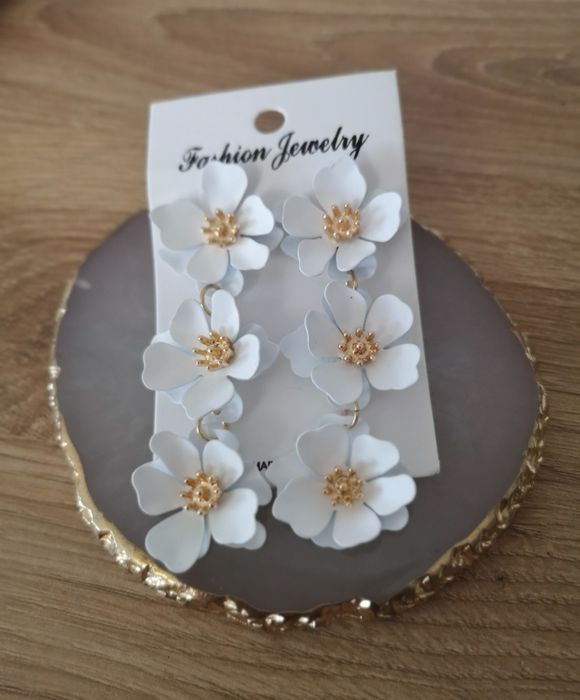 Kolczyki damskie długie kwiaty kwiatek białe złote boho stal chirurgic