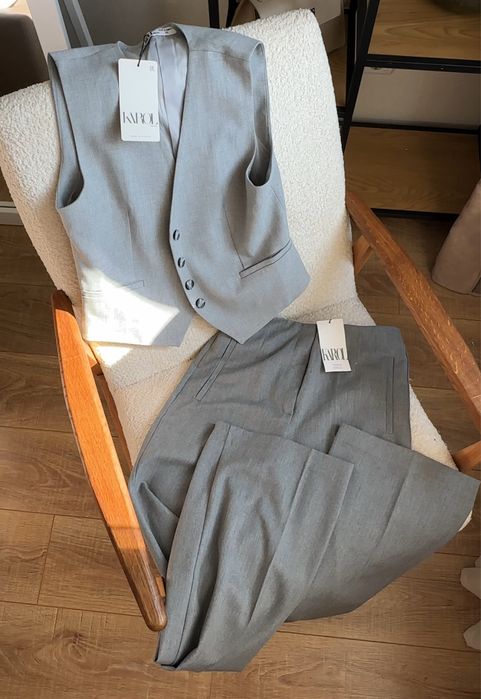Жилетка костюмна та брюки прямі палаццо Karol нове
