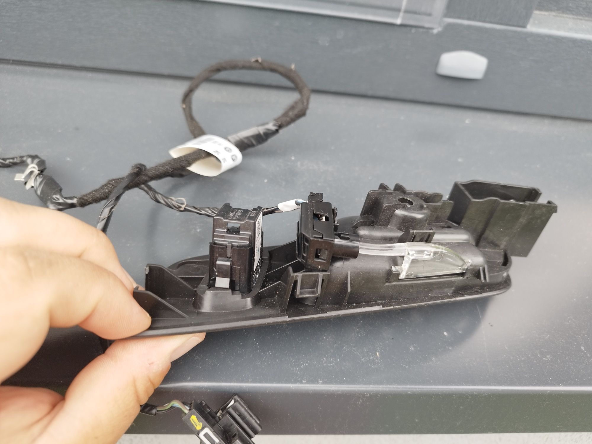 Klamka lewa prawa  plus LED komplet Kuga mk2