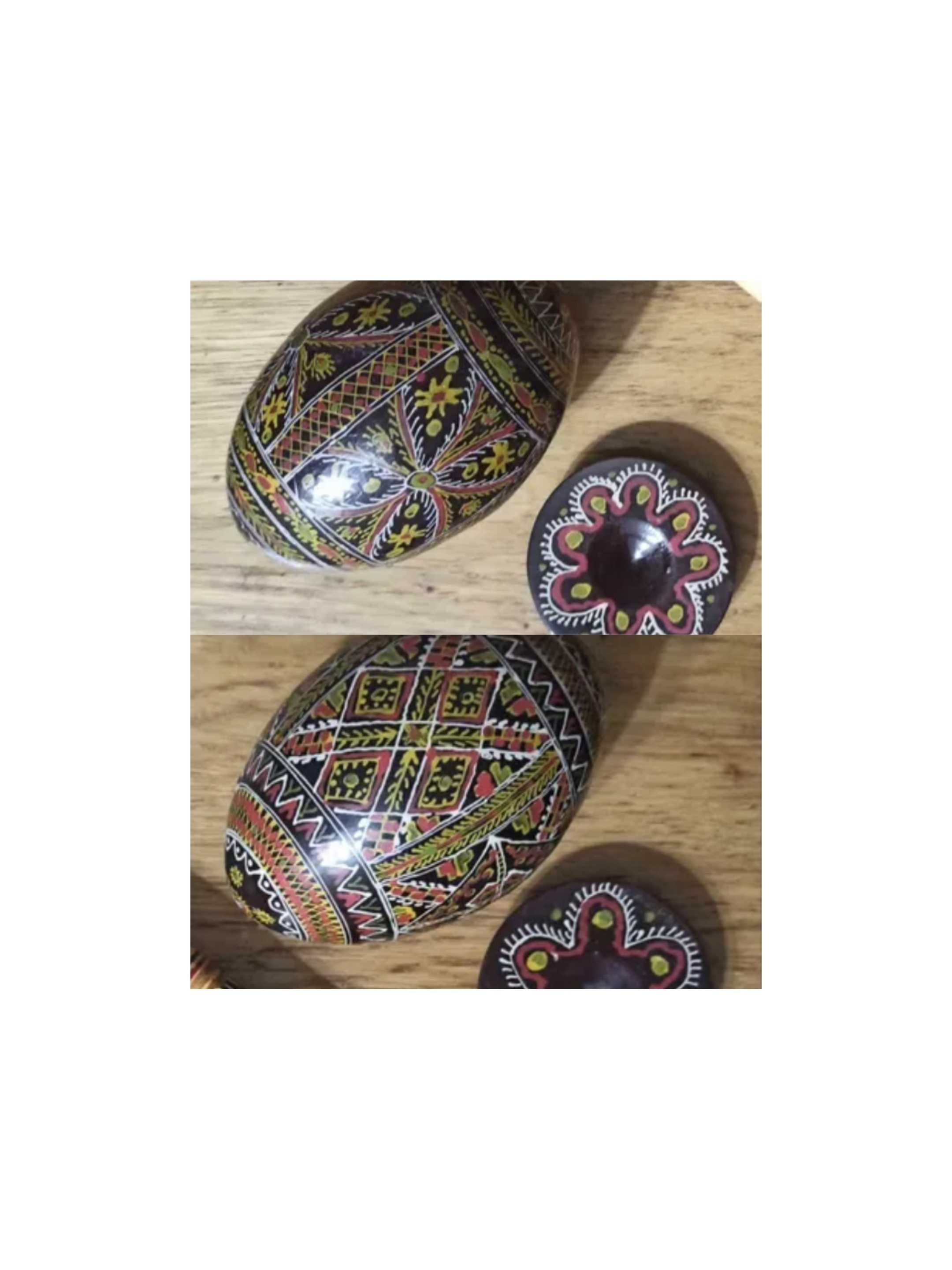 Из дерева шкатулка,яйца пасхальные,свисток,четки.