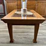 Mesa de sala de madeira