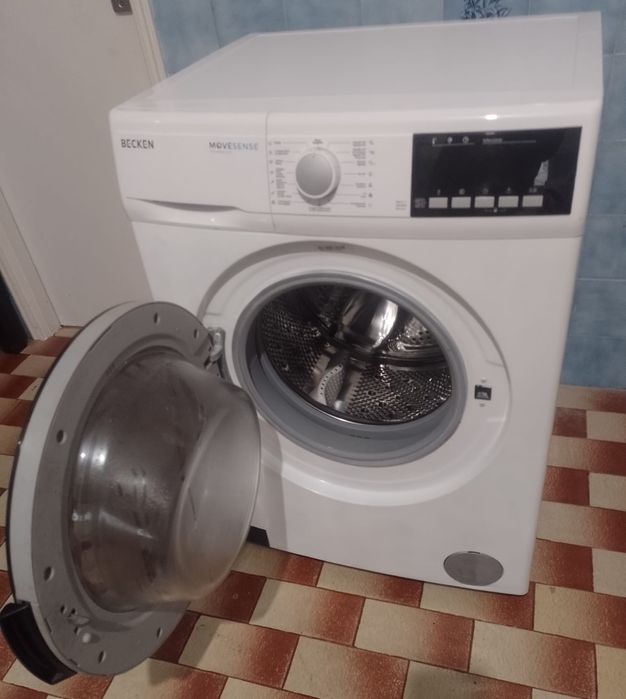 Máquina de lavar roupa Becken a funcionar perfeitamente