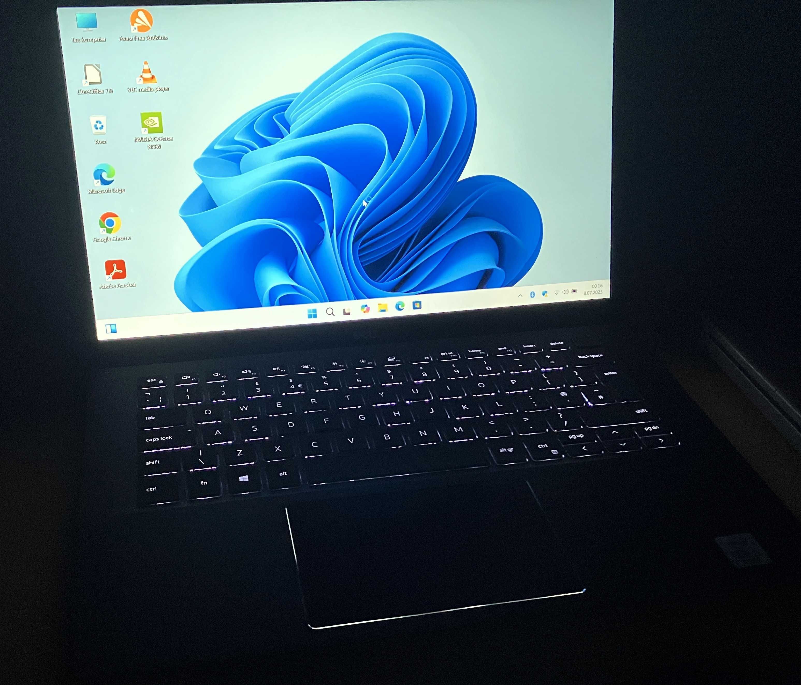 Laptop DELL 5401 Intel® Core™ i5-10th 16GB 256GB SSD USB-C™ FHD Win 11