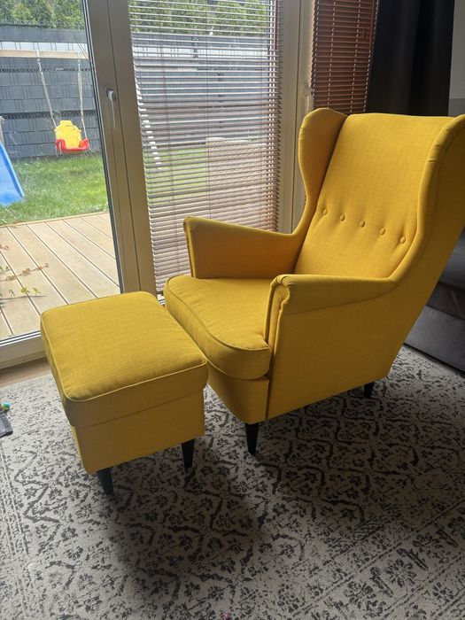 Fotel uszak ikea Strandmon + podnóżek