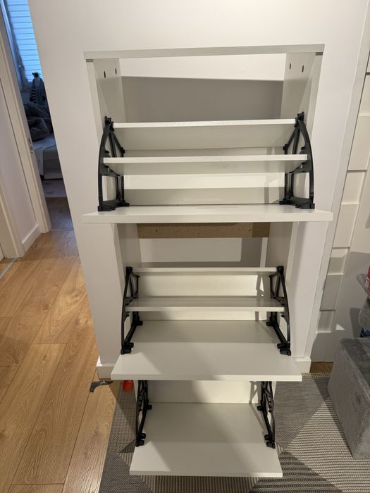 Szafka na buty z przegrodami