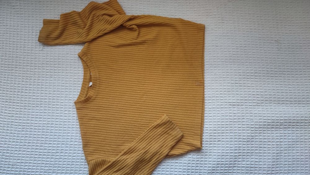 Sweterek dziewczęcy 146