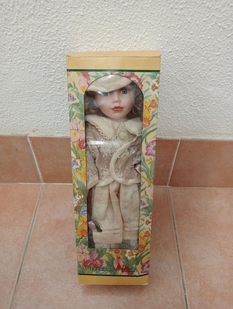 Boneca De Porcelana Nova