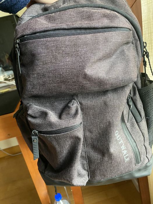 Mochila multiuso com doca usb
