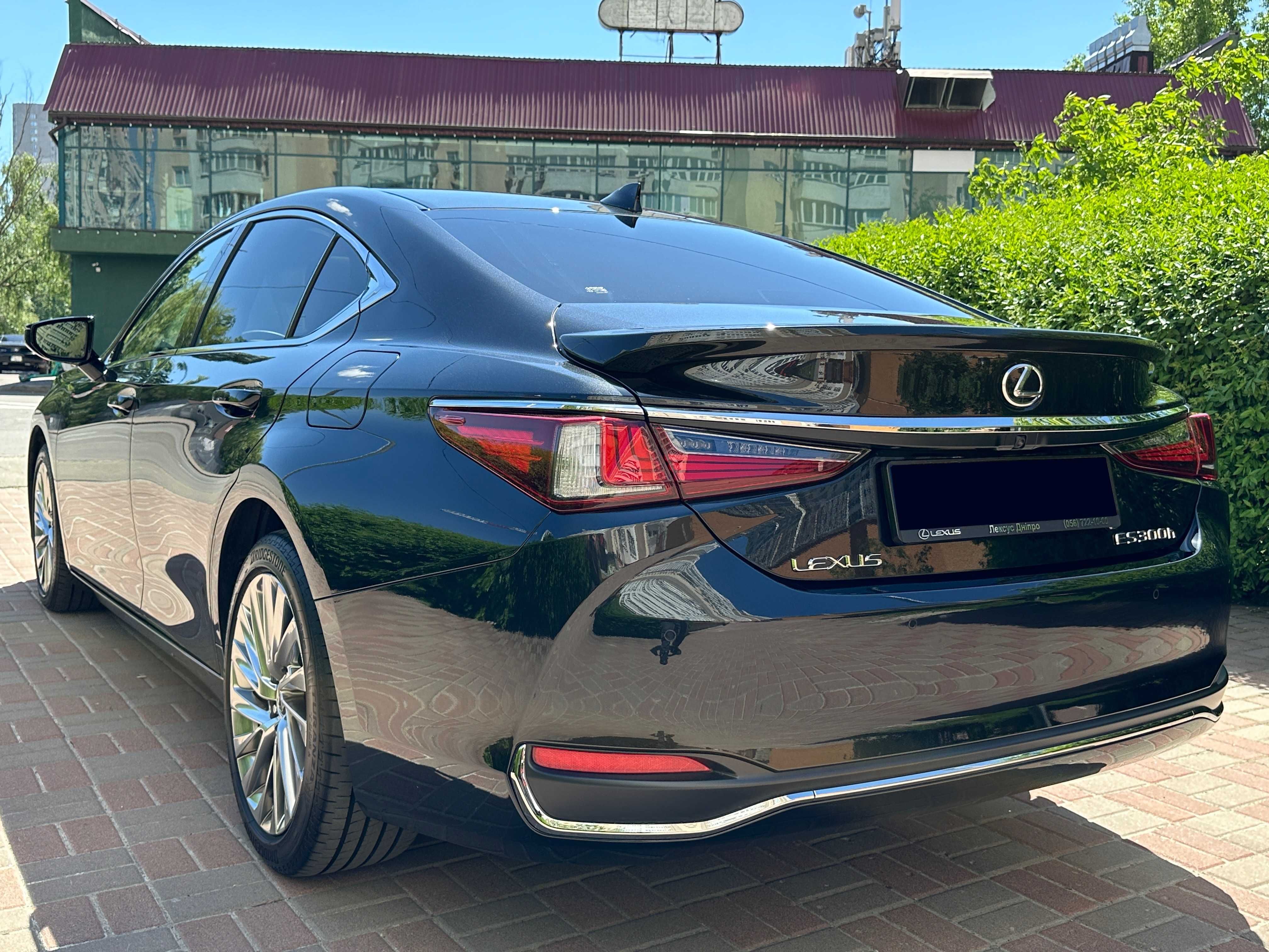 Lexus ES 300h 2023