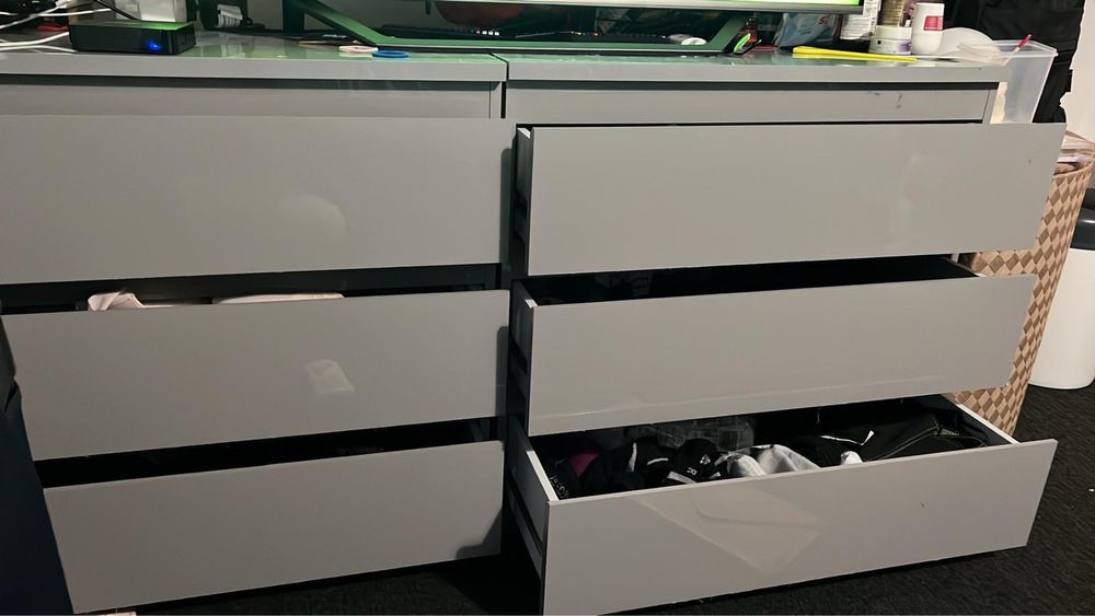 2 Comodas conjunto com guarda roupas